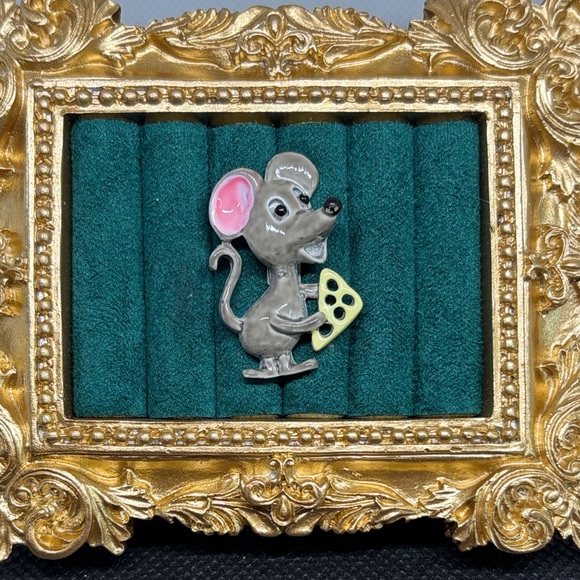 Vintage Gerry’s Enamel Mouse with Swiss Cheese Pin - Picture 2 of 4
